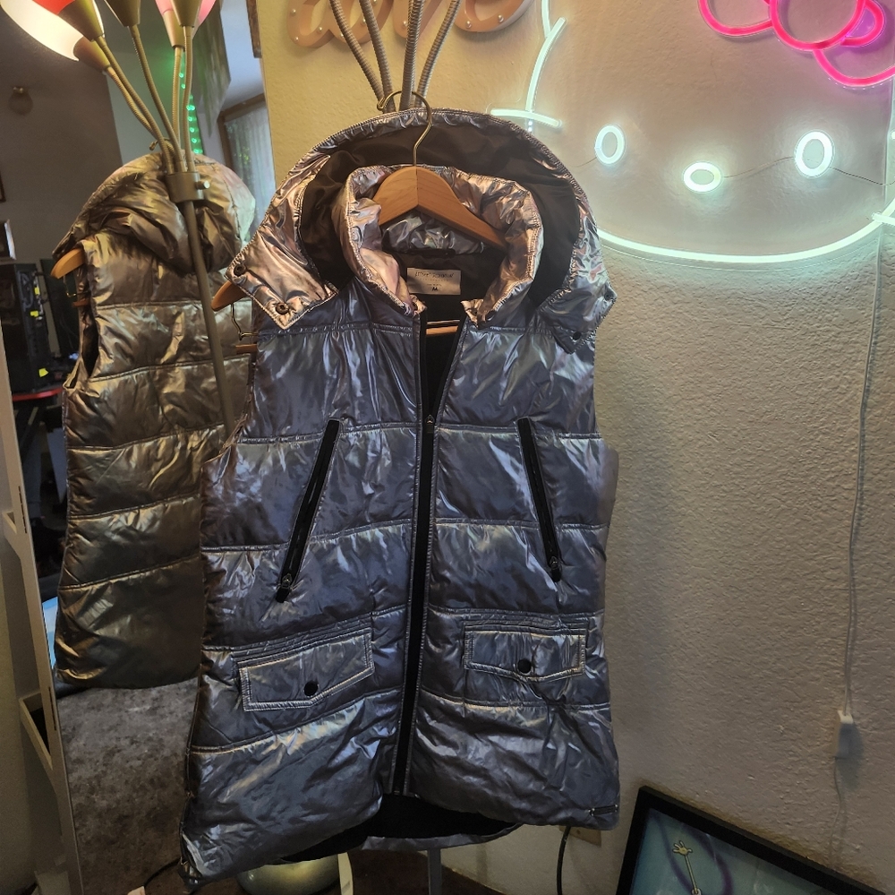 💝💝💝Betsey Johnson Metallic Silver Iridescent Lined Vest💝💝💝